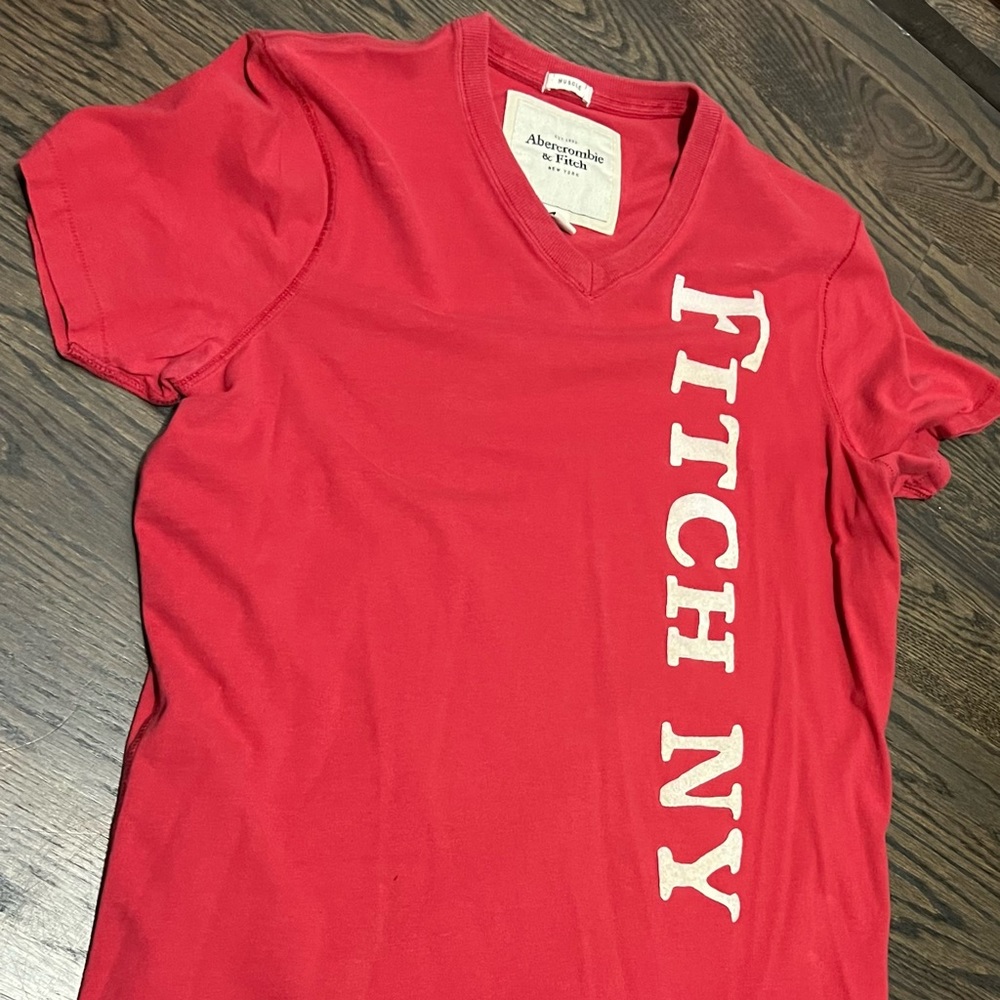 Abercrombie & Fitch mens v-neck tee